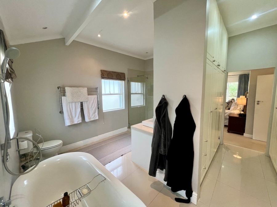 To Let 4 Bedroom Property for Rent in Constantia Western Cape